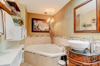 13 Eves Ct, Newmarket, ON L3Y 7P8, Canada, ,  