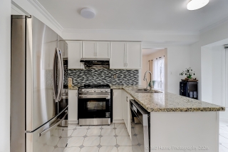 4 Mayflower St, Whitby, ON L1N 8B1, Canada, ,  