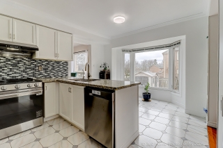 4 Mayflower St, Whitby, ON L1N 8B1, Canada, ,  