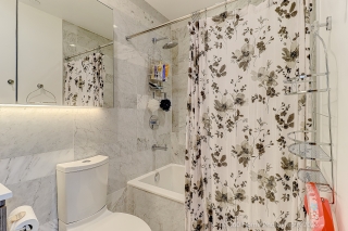 Unit 1215-17 Bathurst St, Toronto, ON M5V 2N8, Canada, ,  