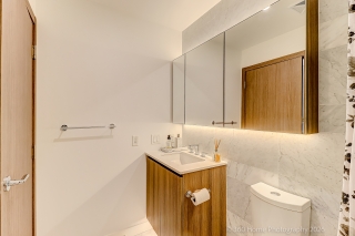 Unit 1215-17 Bathurst St, Toronto, ON M5V 2N8, Canada, ,  