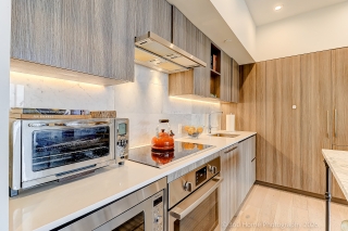 Unit 1215-17 Bathurst St, Toronto, ON M5V 2N8, Canada, ,  