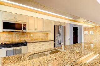 Unit 1705-44 Gerrard St W, Toronto, ON M5G 2K2, Canada, ,  