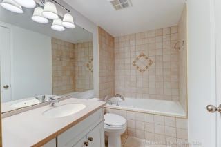 Unit 1705-44 Gerrard St W, Toronto, ON M5G 2K2, Canada, ,  