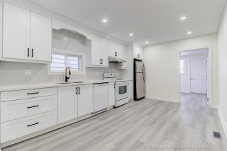 4 Andrews Ave, Toronto, ON M6J 1S3, Canada, ,  