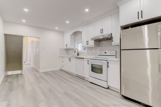 4 Andrews Ave, Toronto, ON M6J 1S3, Canada, ,  