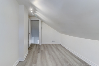 4 Andrews Ave, Toronto, ON M6J 1S3, Canada, ,  