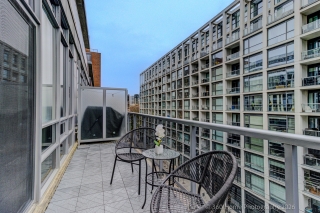 Unit 603-399 Adelaide St W, Toronto, ON M5V 1S1, Canada, ,  