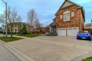806 White Clover Way, Mississauga, ON L5V 3C5, Canada, ,  