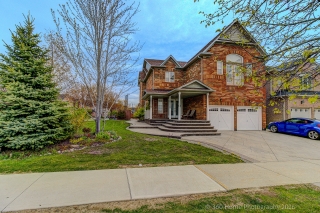 806 White Clover Way, Mississauga, ON L5V 3C5, Canada, ,  