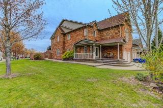 806 White Clover Way, Mississauga, ON L5V 3C5, Canada, ,  