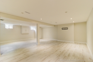 1201 Kingdale Rd, Newmarket, ON L3Y 4W1, Canada, ,  