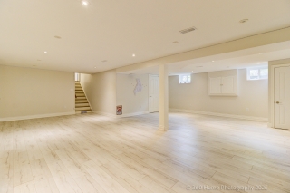 1201 Kingdale Rd, Newmarket, ON L3Y 4W1, Canada, ,  