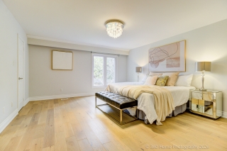1201 Kingdale Rd, Newmarket, ON L3Y 4W1, Canada, ,  