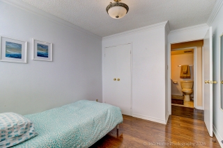 Unit 2202-3700 Kaneff Crescent, Mississauga, ON L5A 4B8, Canada, ,  