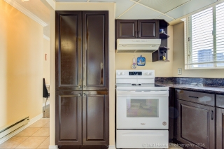 Unit 2202-3700 Kaneff Crescent, Mississauga, ON L5A 4B8, Canada, ,  