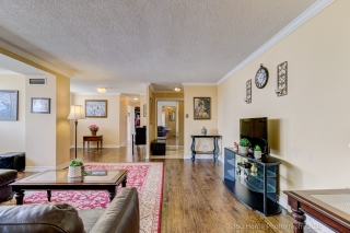 Unit 2202-3700 Kaneff Crescent, Mississauga, ON L5A 4B8, Canada, ,  