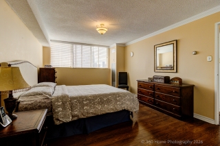 Unit 2202-3700 Kaneff Crescent, Mississauga, ON L5A 4B8, Canada, ,  