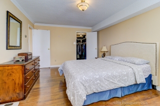 Unit 2202-3700 Kaneff Crescent, Mississauga, ON L5A 4B8, Canada, ,  