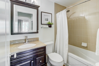 Unit 336-80 Burns Blvd, King City, ON L7B 0B3, Canada, ,  
