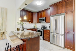 Unit 336-80 Burns Blvd, King City, ON L7B 0B3, Canada, ,  