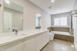 175 Beechborough Cres, East Gwillimbury, ON L9N 0L6, Canada, ,  
