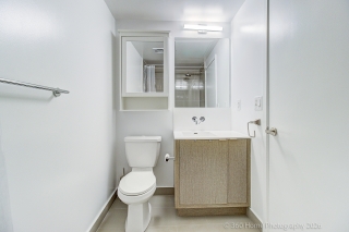Unit 4706-100 Harbour St, Toronto, ON M5J 0B5, Canada, ,  
