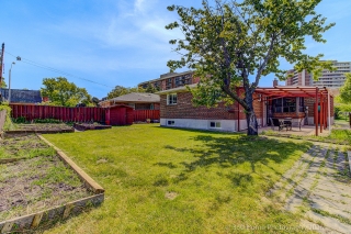 4 Blacksmith Crescent, North York, ON M3N 1V4, Canada, ,  