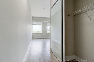 Unit 1428-111 St Clair Ave W, Toronto, ON M4V 1N5, Canada, ,  