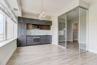 Unit 1428-111 St Clair Ave W, Toronto, ON M4V 1N5, Canada, ,  