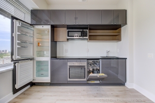 Unit 1428-111 St Clair Ave W, Toronto, ON M4V 1N5, Canada, ,  