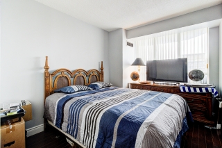 Unit PH206-91 Townsgate Dr, Toronto, ON L4J 8E8, Canada, ,  