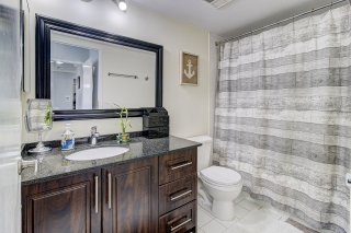 Unit PH206-91 Townsgate Dr, Toronto, ON L4J 8E8, Canada, ,  