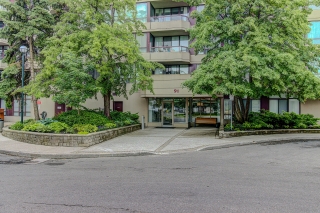 Unit PH206-91 Townsgate Dr, Toronto, ON L4J 8E8, Canada, ,  