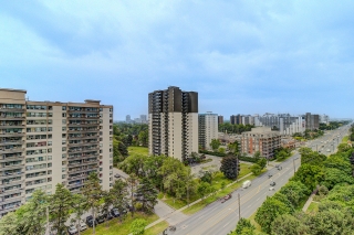 Unit PH206-91 Townsgate Dr, Toronto, ON L4J 8E8, Canada, ,  