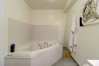 12 Abbs St, Toronto, ON M6K 1M6, Canada, ,  