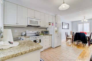 12 Abbs St, Toronto, ON M6K 1M6, Canada, ,  