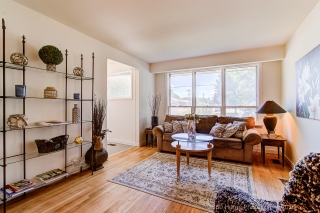 116 Longford Dr, Newmarket, ON L3Y 2Y5, Canada, ,  